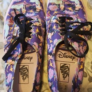 Disney Aladdin Van's  Size 9